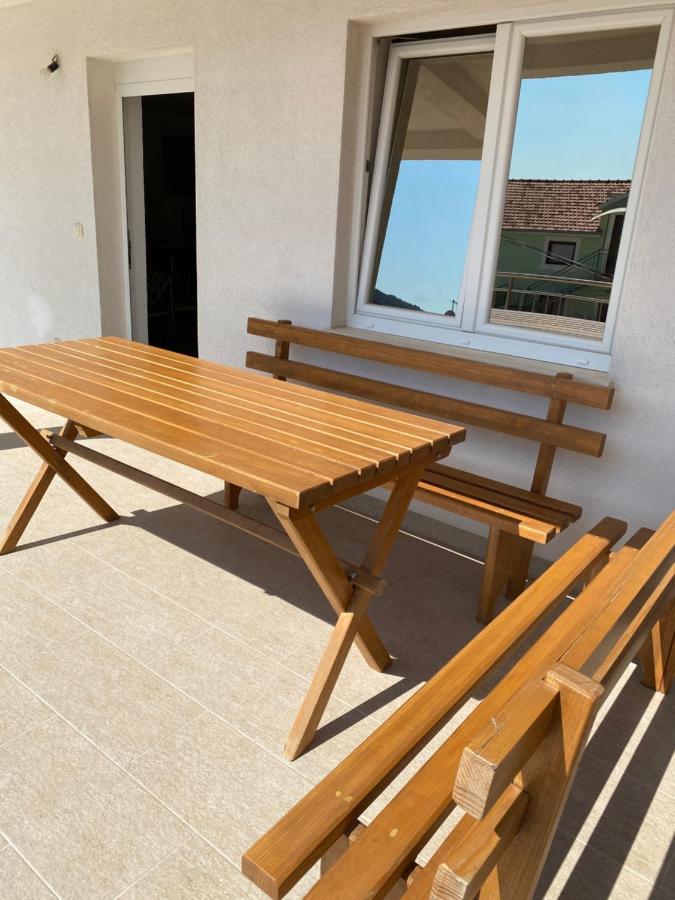 Villa Lovric Marina Bagian luar foto